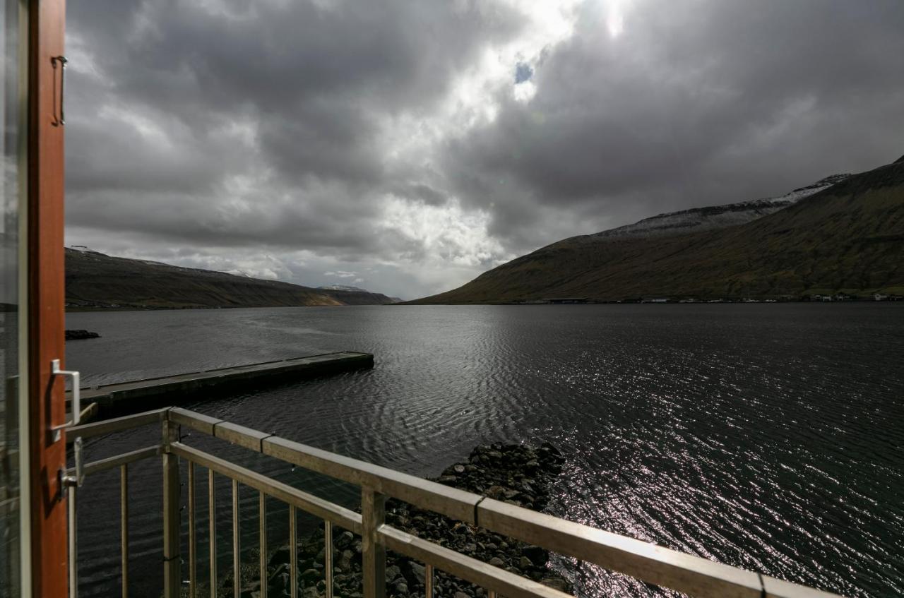 The Boathouse Villa Streymnes Exterior photo